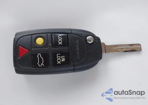 2004 Volvo V70 2.4 from USA, damaged, VIN YV1SW61T242404411